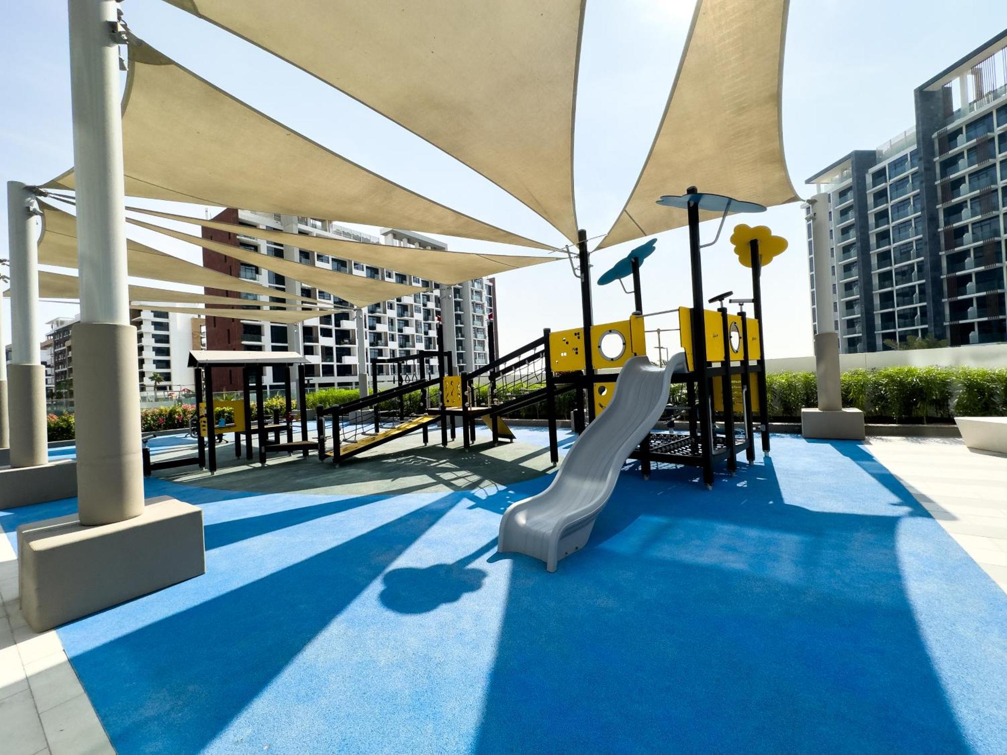 Appartement In Azizi Riviera *